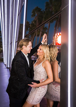 Las Vegas Anniversary Photo Shoots | Romantic Couple Photography