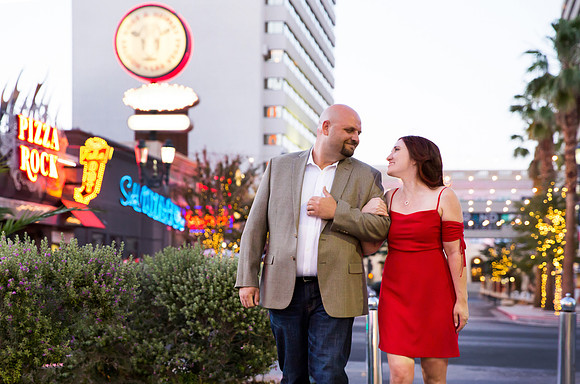 Las Vegas Anniversary Photo Shoots | Romantic Couple Photography