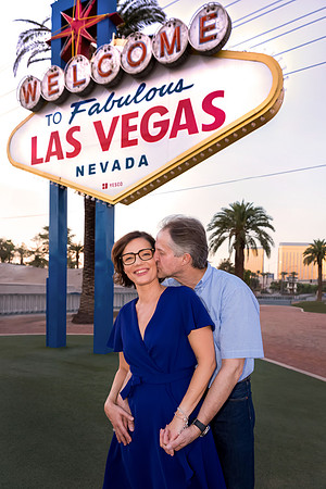 Las Vegas Anniversary Photo Shoots | Romantic Couple Photography