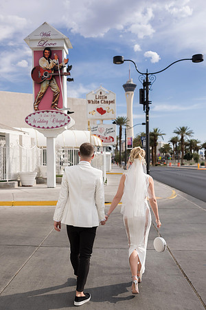 Tunnel of Love Wedding & Vow Renewal Photography | Las Vegas