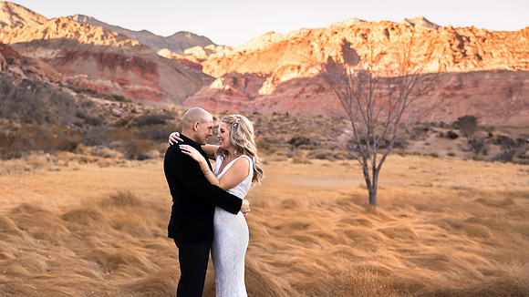 Calico Basin Photo Shoots & Weddings | Red Rock Canyon, Las Vegas